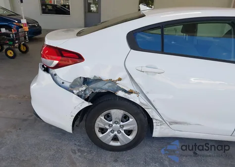 2018 Kia Forte Lx из США, поврежденный, VIN 3KPFK4A70JE284620